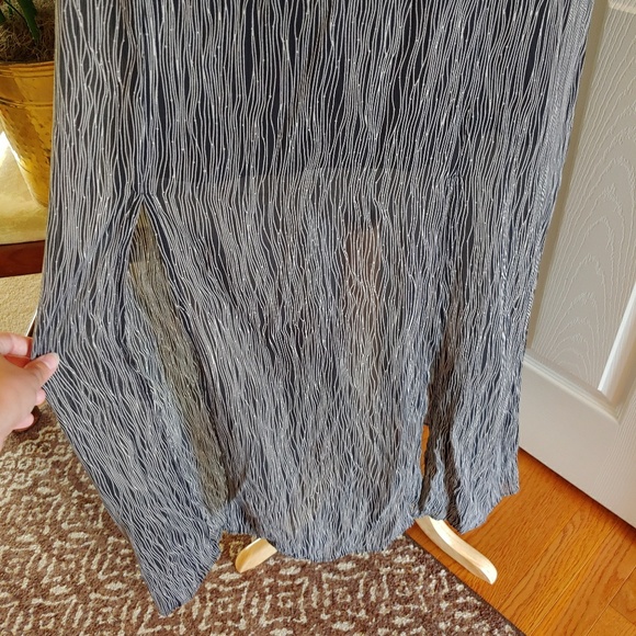 SOLD! Forever 21 Lace Up Back Maxi Dress - Picture 4 of 8